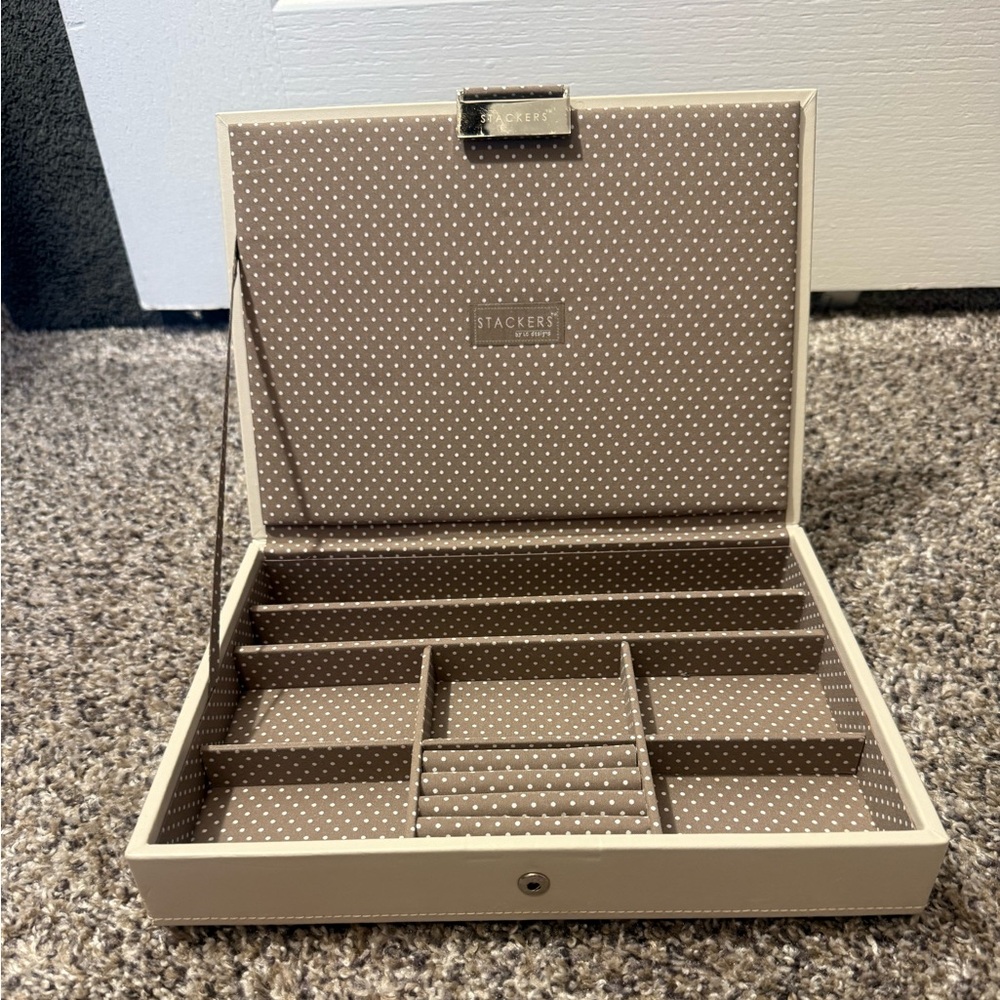 The Container Store Cream and Brown Jewelry‎ Organizer